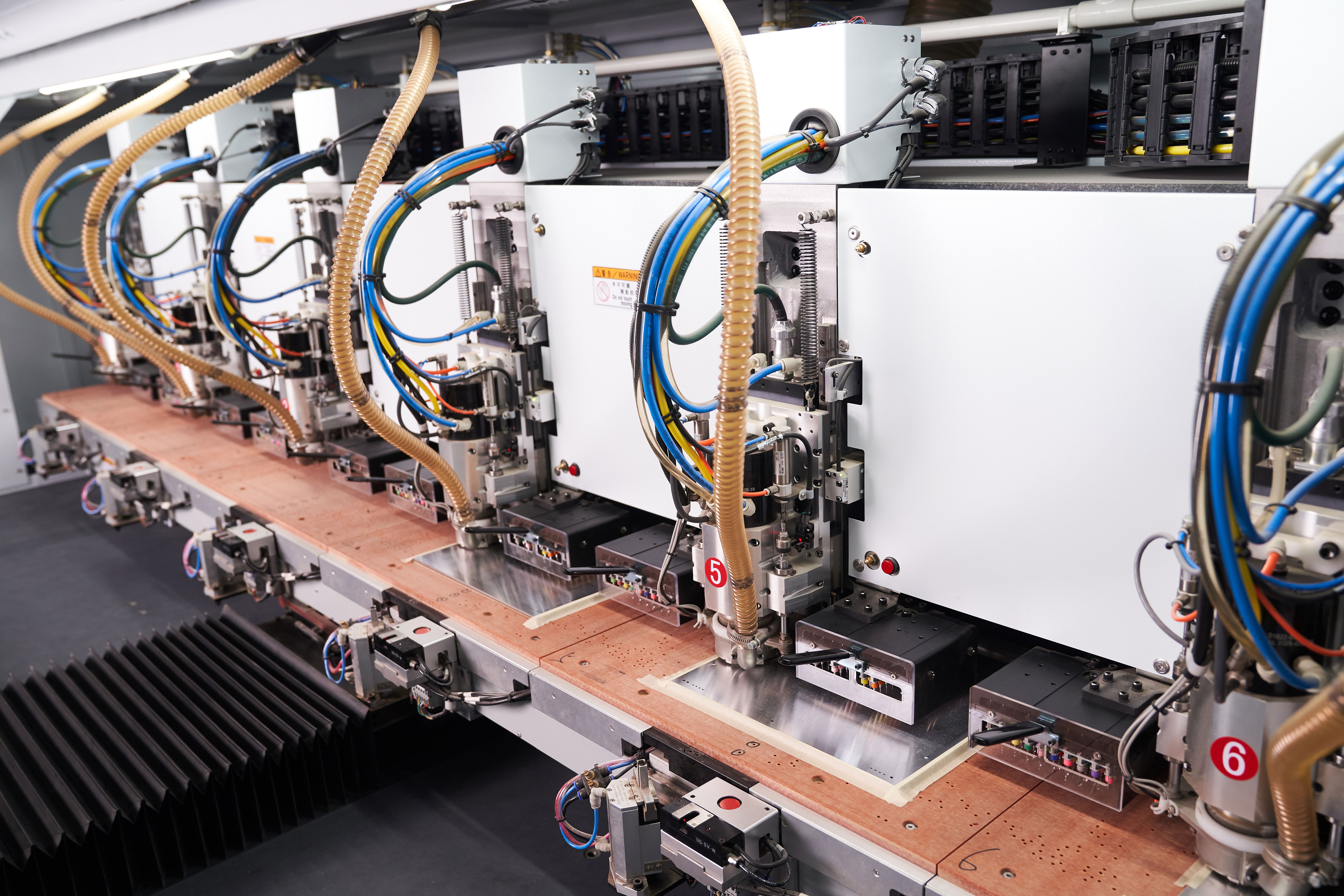 Penjelasan terperinci mengenai papan litar PCB dalam aliran pemprosesan pengeluaran kilang